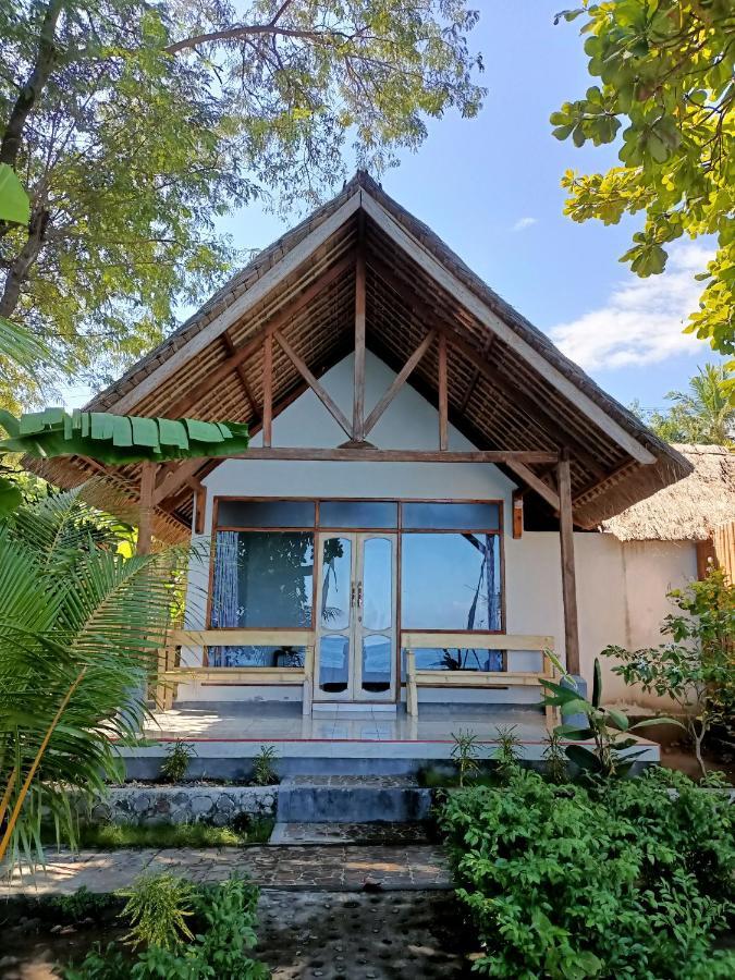 Cassabonelly Hotel Maumere Buitenkant foto