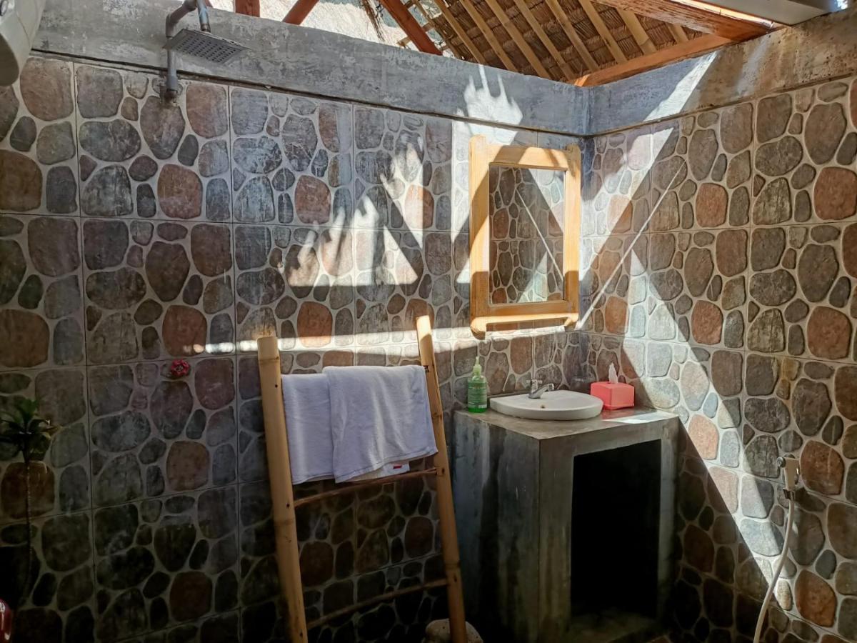 Cassabonelly Hotel Maumere Buitenkant foto