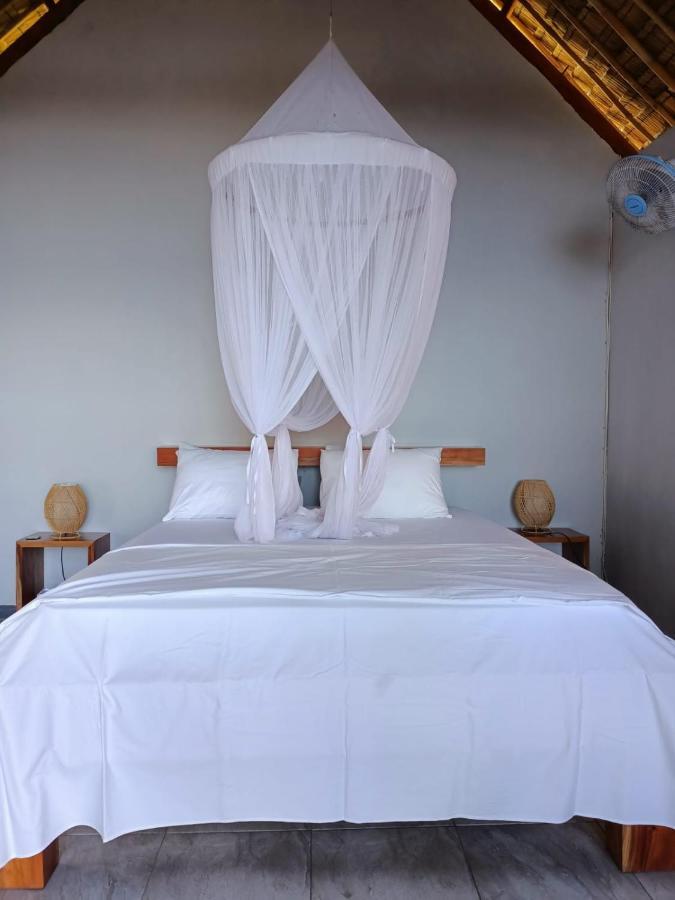 Cassabonelly Hotel Maumere Buitenkant foto