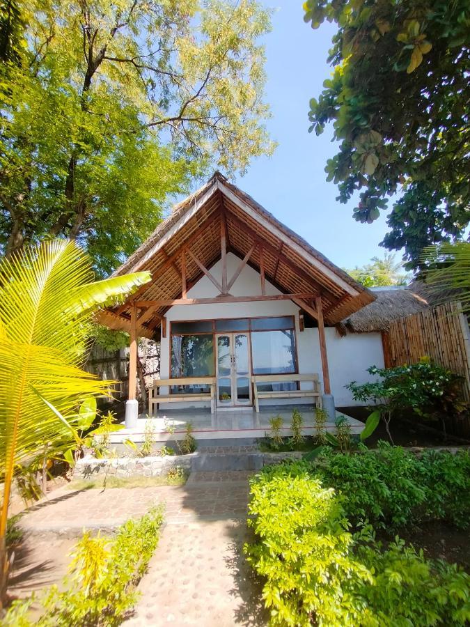 Cassabonelly Hotel Maumere Buitenkant foto
